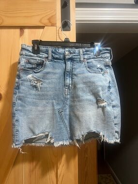 American eagle light blue distressed denim skirt size 8